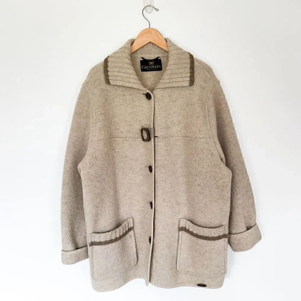 Giesswein Women’s Vintage Cream/Oatmeal and Tan Icelandic Design Coat